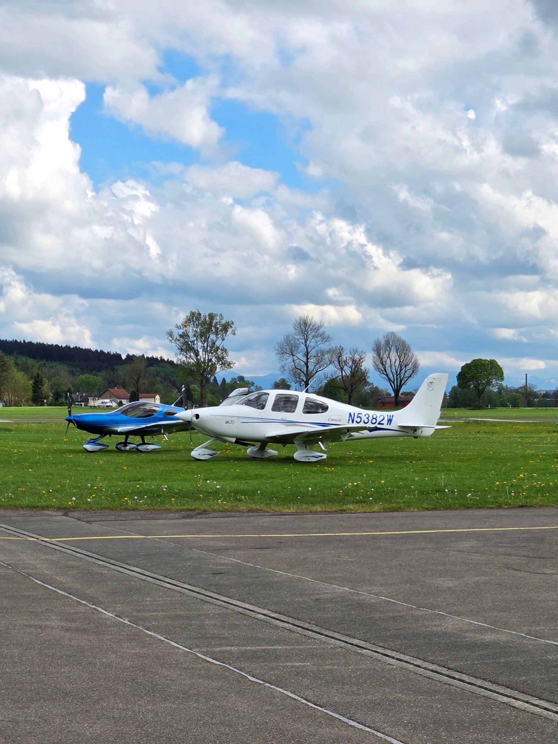 Leutkirch-Unterzeil Airfield — EDNL